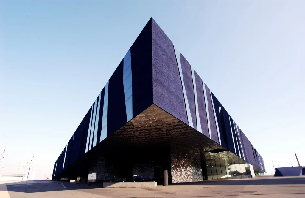 Masaje erótico en Barcelona | Masajistas tántricas | Bliss Barcelona | Blog | masaje ejecutivos Vista del CCIB Barcelona, centro de convenciones donde se celebran congresos y ferias internacionales para ejecutivos | Foto #6